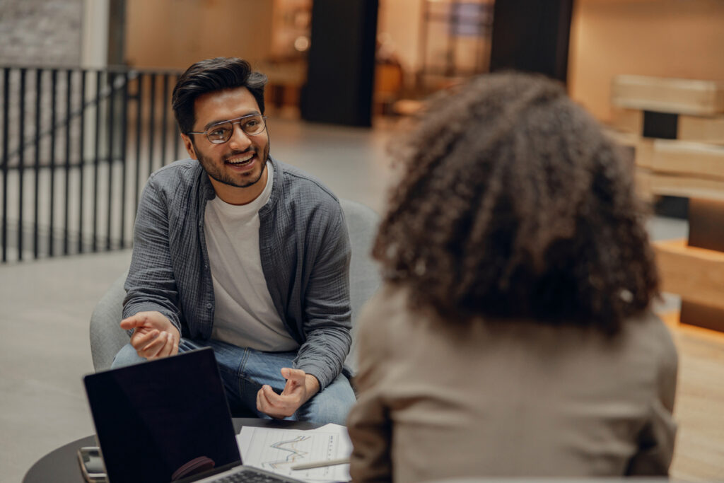 Top Benefits of Working with an Overseas Recruitment Agency for Employers and Job Seekers